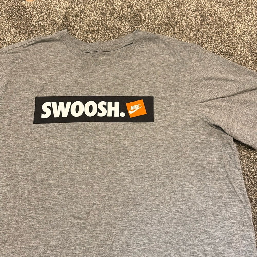 Men’s size large Nike T shirt